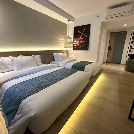 Theatre Hotel Κουτσίνγκ Εξωτερικό φωτογραφία