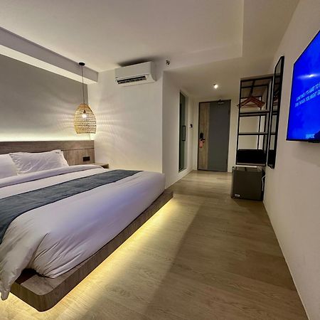 Theatre Hotel Κουτσίνγκ Εξωτερικό φωτογραφία