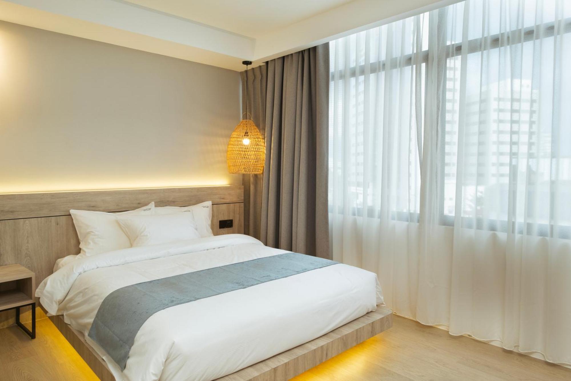 Theatre Hotel Κουτσίνγκ Εξωτερικό φωτογραφία