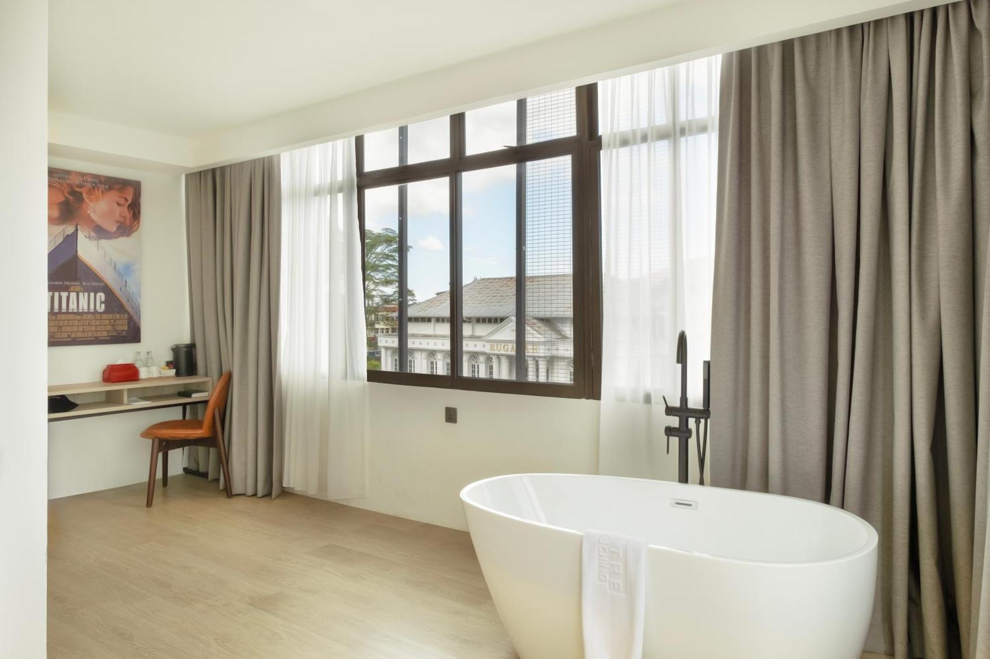 Theatre Hotel Κουτσίνγκ Εξωτερικό φωτογραφία