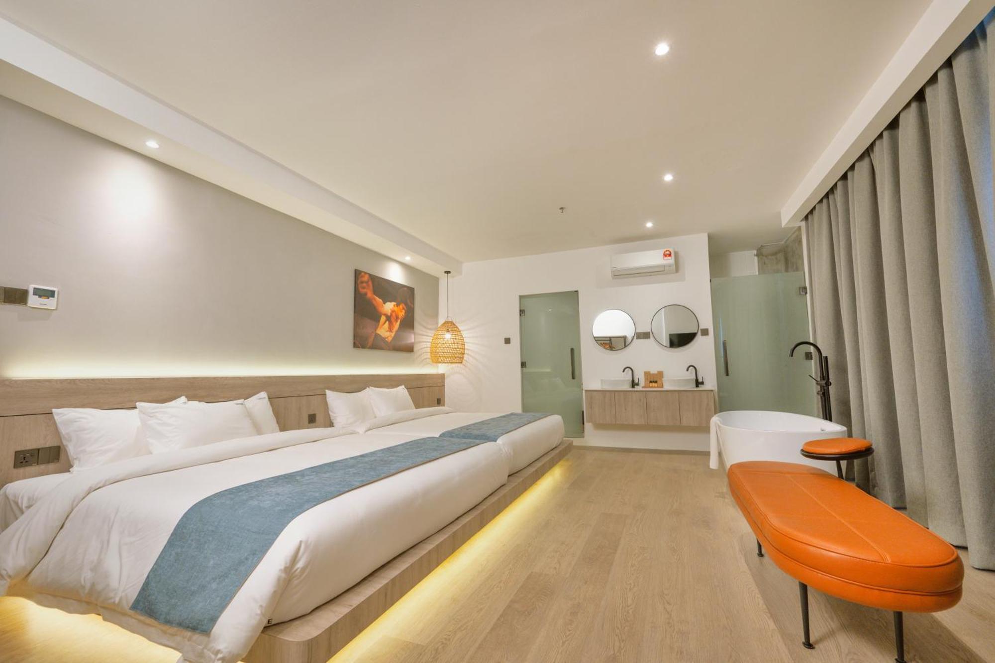 Theatre Hotel Κουτσίνγκ Εξωτερικό φωτογραφία