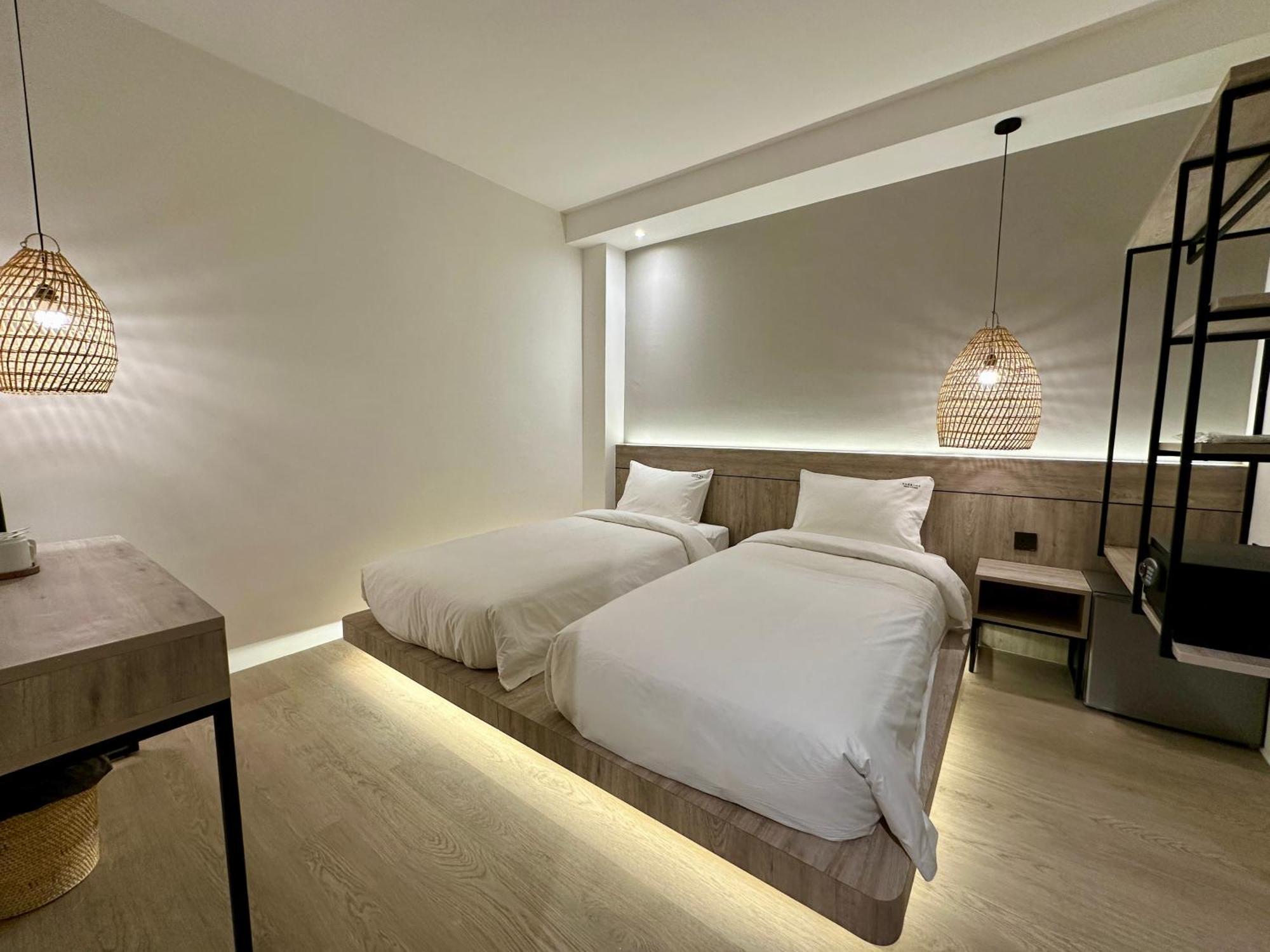Theatre Hotel Κουτσίνγκ Εξωτερικό φωτογραφία